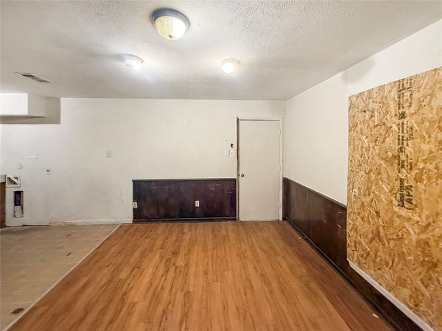 925 Manning Street, Grand Prairie, TX 75051