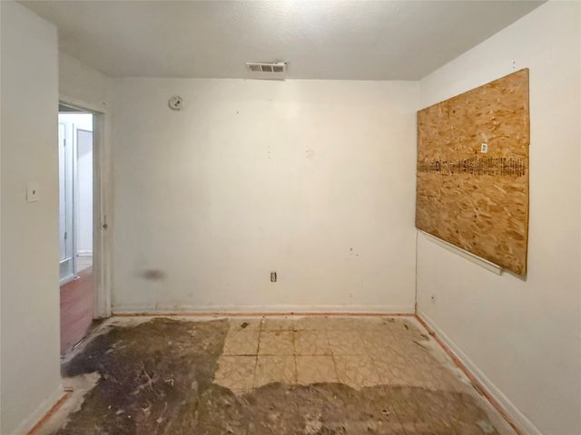 925 Manning Street, Grand Prairie, TX 75051