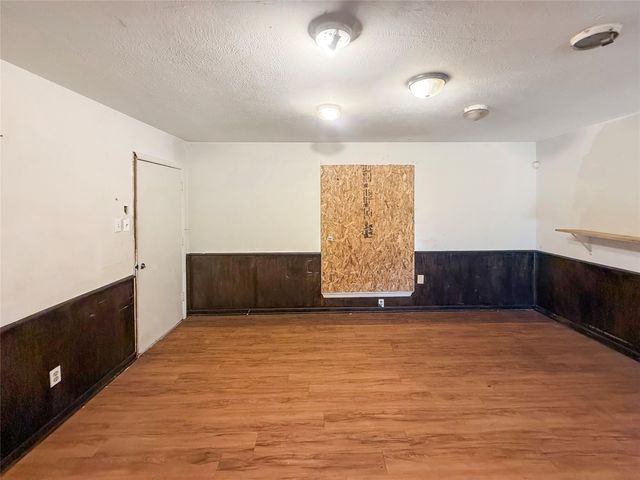 925 Manning Street, Grand Prairie, TX 75051