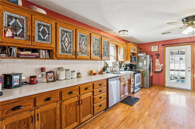 10540 W 287th Street, Louisburg, KS 66053