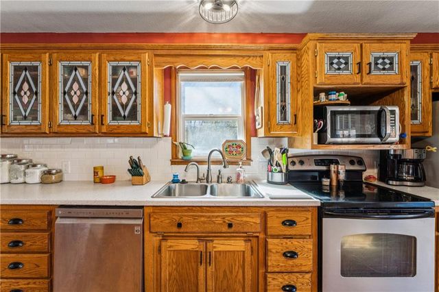 10540 W 287th Street, Louisburg, KS 66053