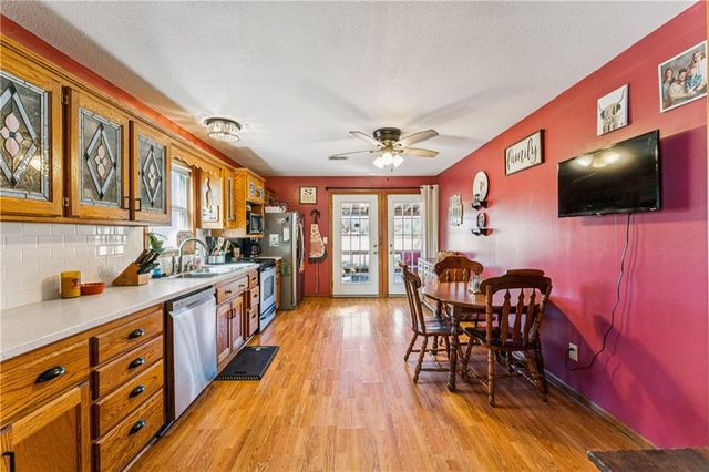 10540 W 287th Street, Louisburg, KS 66053