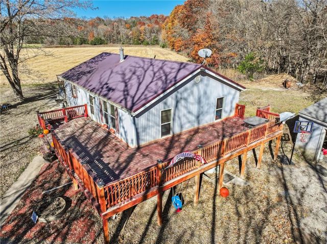 10540 W 287th Street, Louisburg, KS 66053