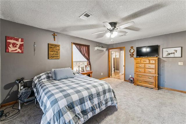 10540 W 287th Street, Louisburg, KS 66053