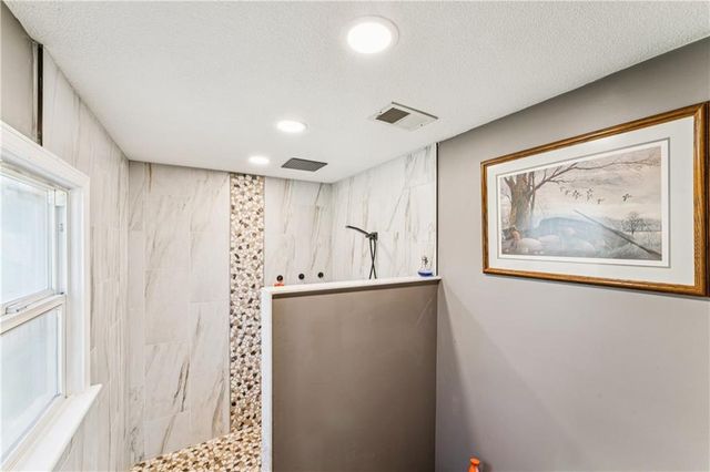 10540 W 287th Street, Louisburg, KS 66053