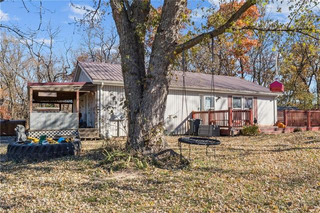 10540 W 287th Street, Louisburg, KS 66053