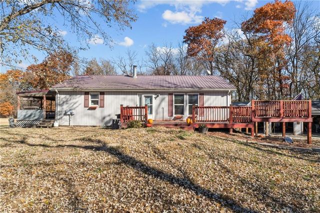 10540 W 287th Street, Louisburg, KS 66053