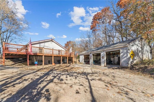 10540 W 287th Street, Louisburg, KS 66053