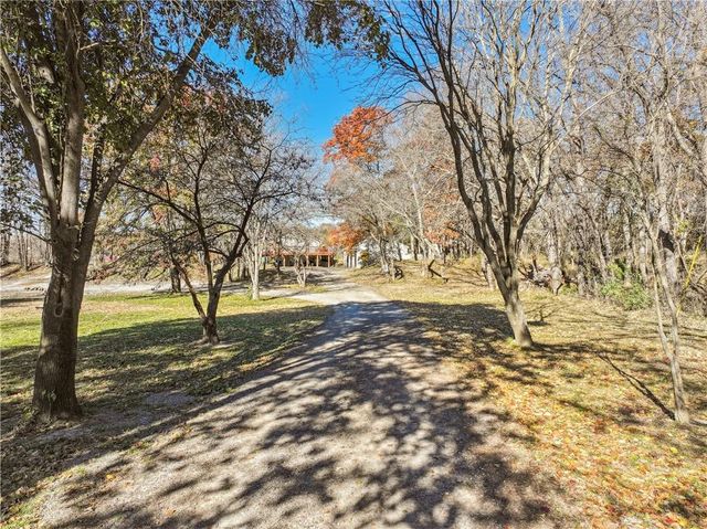 10540 W 287th Street, Louisburg, KS 66053