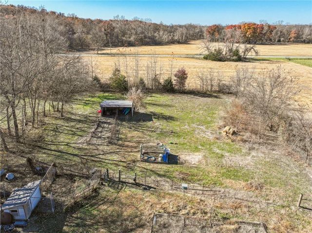 10540 W 287th Street, Louisburg, KS 66053