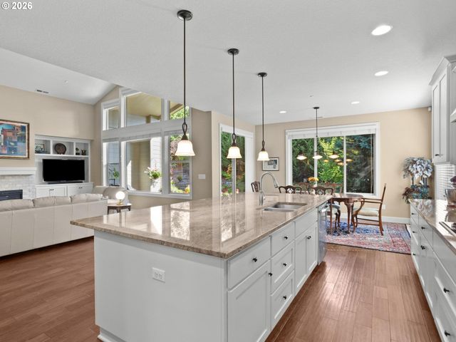 2525 COEUR D ALENE Dr, West Linn, OR 97068