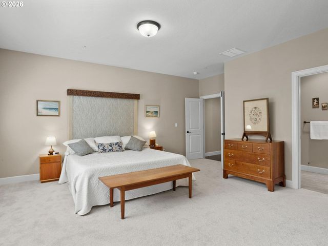 2525 COEUR D ALENE Dr, West Linn, OR 97068