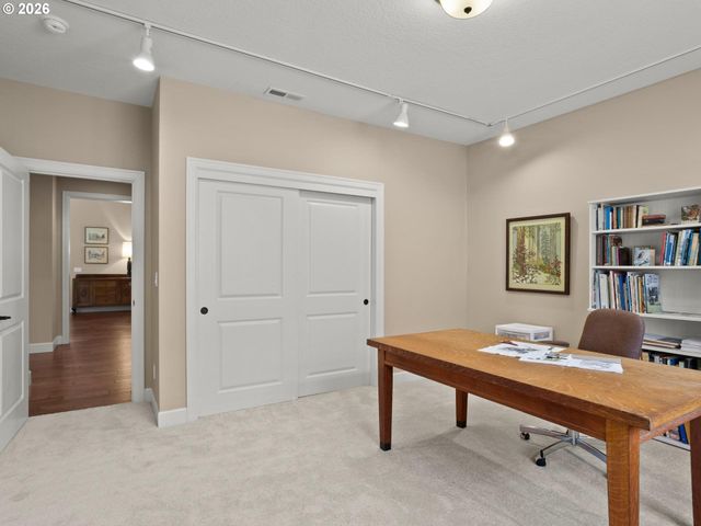 2525 COEUR D ALENE Dr, West Linn, OR 97068