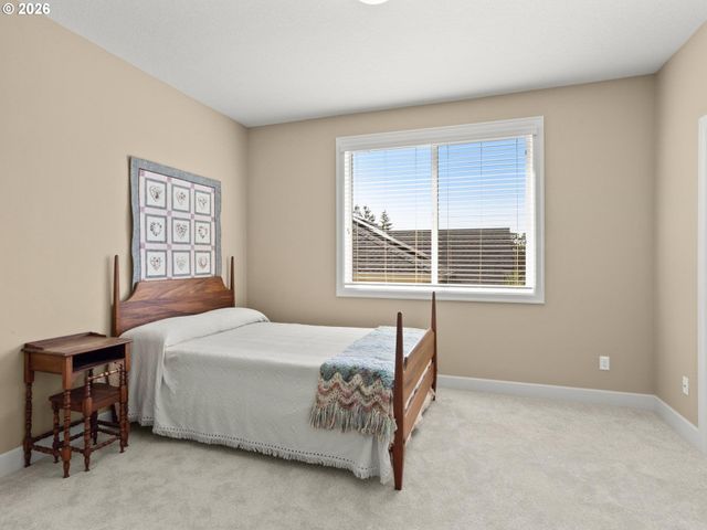 2525 COEUR D ALENE Dr, West Linn, OR 97068