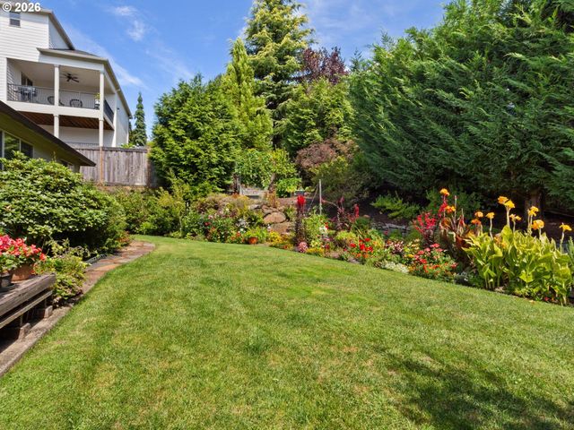 2525 COEUR D ALENE Dr, West Linn, OR 97068