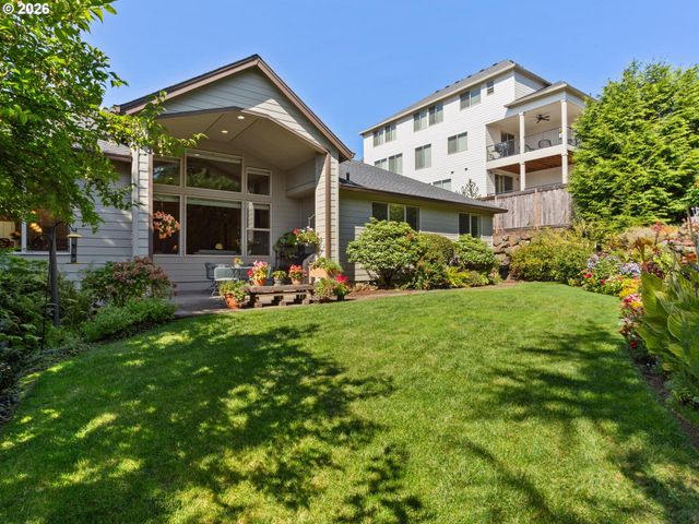 2525 COEUR D ALENE Dr, West Linn, OR 97068
