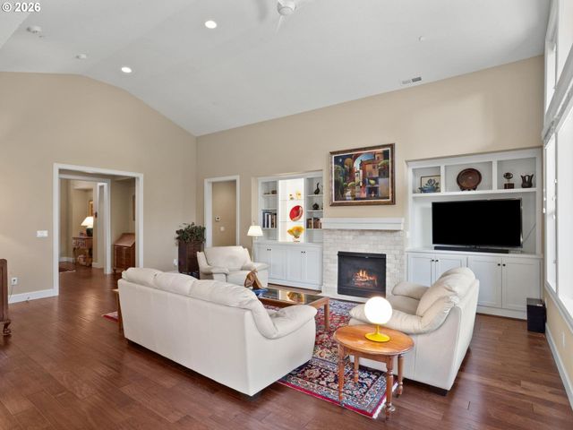 2525 COEUR D ALENE Dr, West Linn, OR 97068