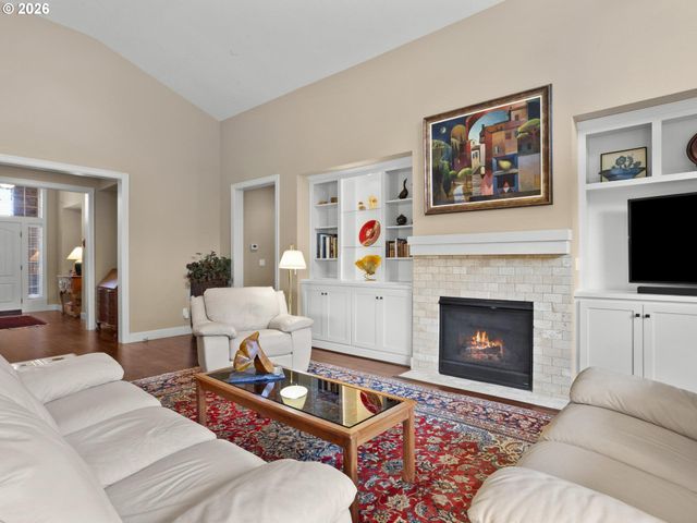 2525 COEUR D ALENE Dr, West Linn, OR 97068