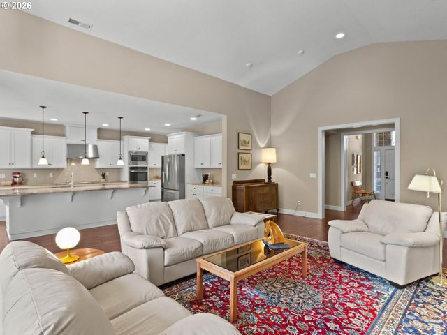 2525 COEUR D ALENE Dr, West Linn, OR 97068