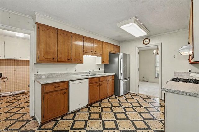 644 Greenwood Drive, Burlington, NC 27217