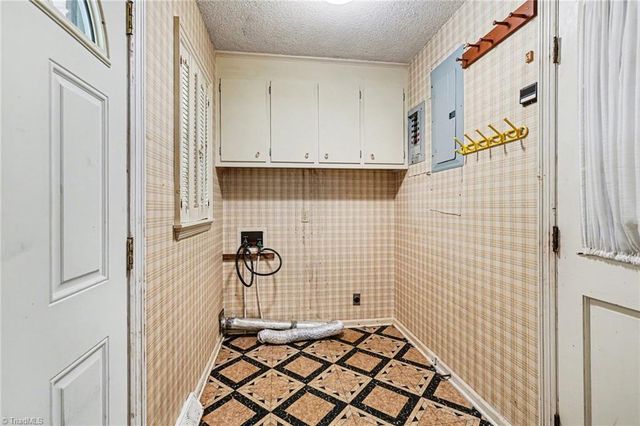 644 Greenwood Drive, Burlington, NC 27217