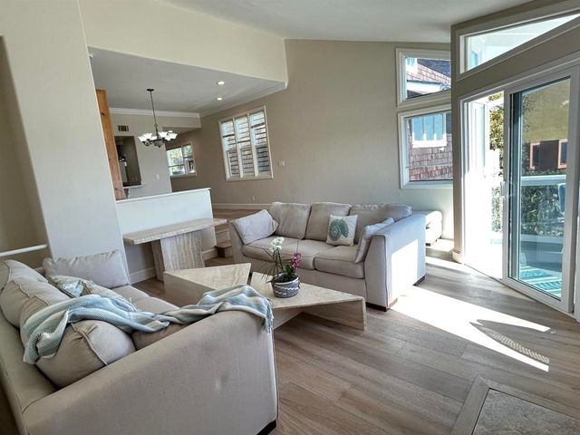 2510 MONTGOMERY AVE A, Cardiff By The Sea, CA 92007