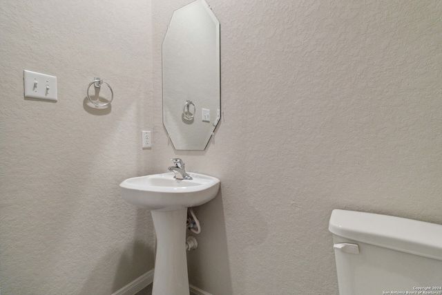 1033 Windflower, New Braunfels, TX 78130