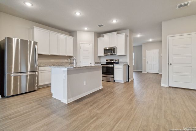 1033 Windflower, New Braunfels, TX 78130