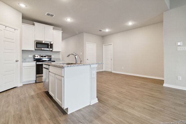 1033 Windflower, New Braunfels, TX 78130