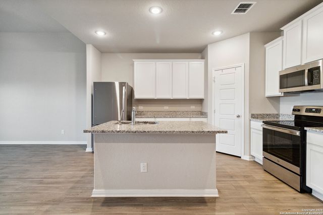 1033 Windflower, New Braunfels, TX 78130