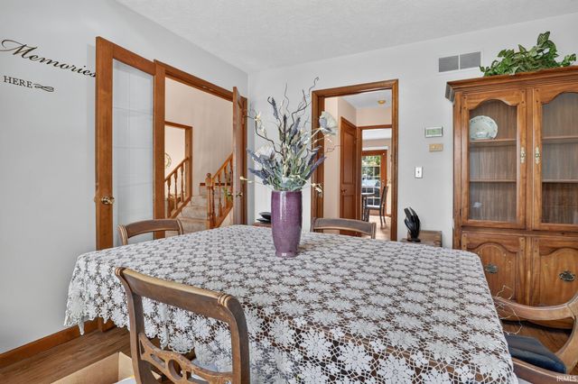 53187 Holly Fern Court, South Bend, IN 46637