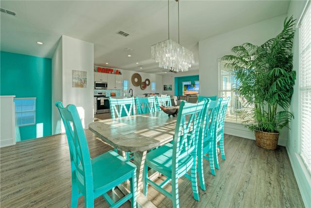 628 Banyan Beach Dr, Port Aransas, TX 78373
