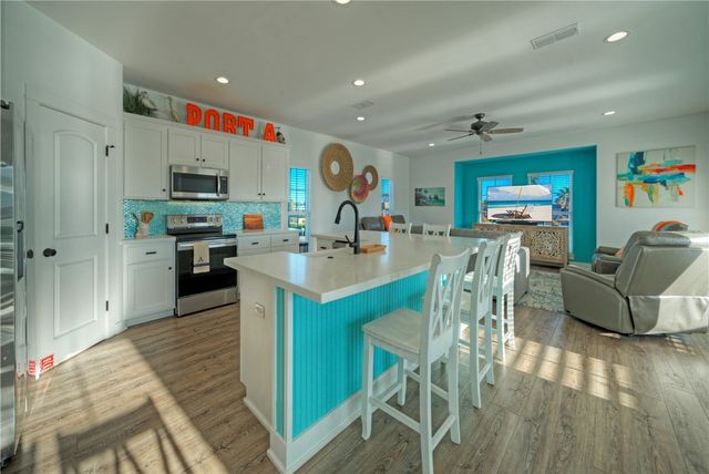 628 Banyan Beach Dr, Port Aransas, TX 78373