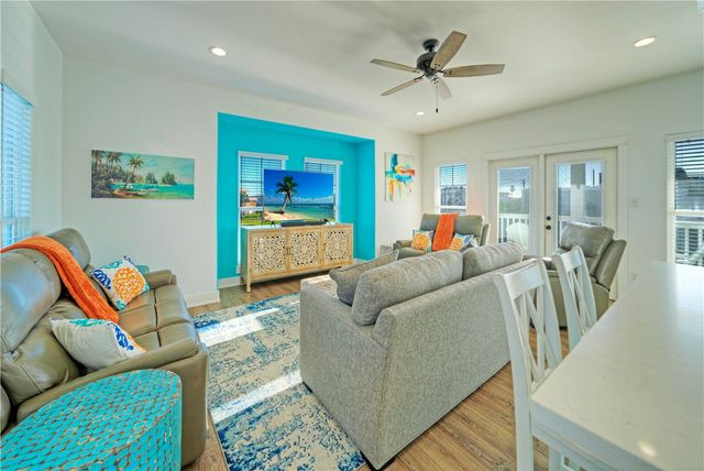 628 Banyan Beach Dr, Port Aransas, TX 78373