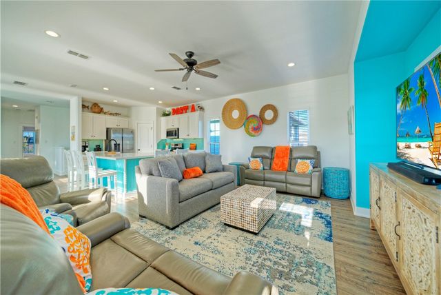 628 Banyan Beach Dr, Port Aransas, TX 78373