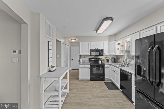 11291 MEADFIELD DR, Bealeton, VA 22712