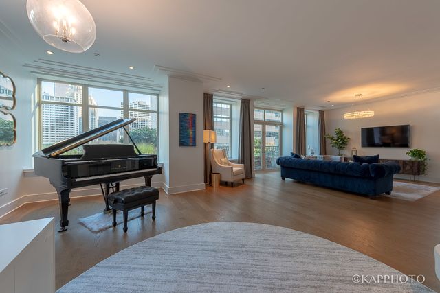 118 E Erie Street 15A, Chicago, IL 60611