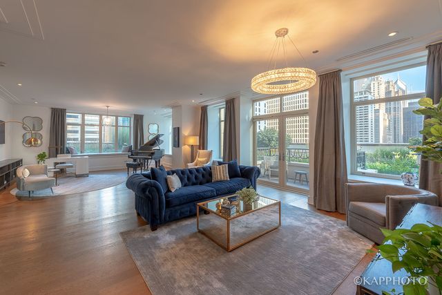 118 E Erie Street 15A, Chicago, IL 60611