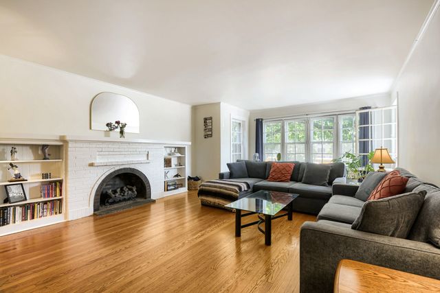 433 S East Avenue 2S, Oak Park, IL 60302