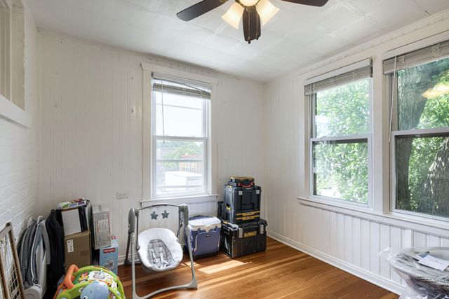 433 S East Avenue 2S, Oak Park, IL 60302