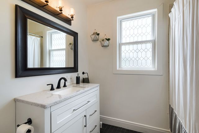 433 S East Avenue 2S, Oak Park, IL 60302