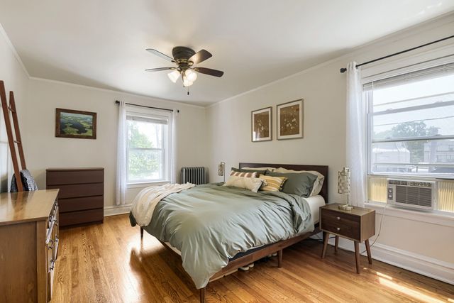 433 S East Avenue 2S, Oak Park, IL 60302