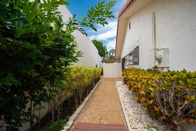 21440 Campo Allegro Drive, Boca Raton, FL 33433