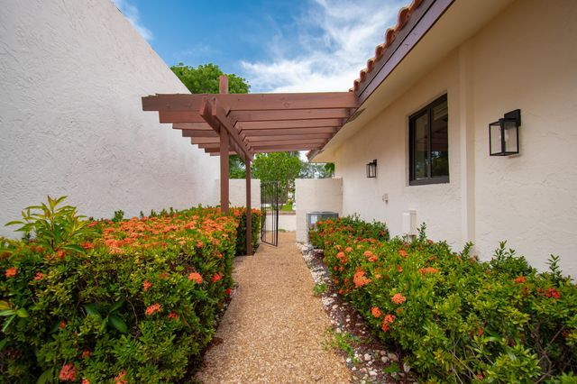 21440 Campo Allegro Drive, Boca Raton, FL 33433