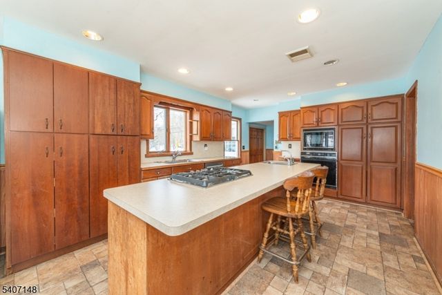 573 Wyckoff Ave, Mahwah Twp., NJ 07430