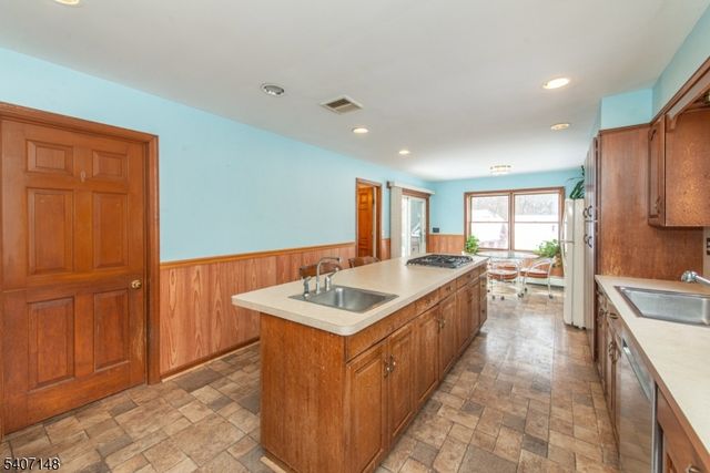 573 Wyckoff Ave, Mahwah Twp., NJ 07430