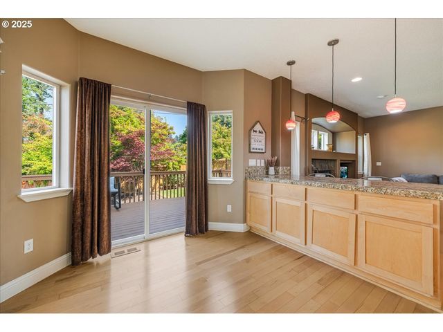 2216 Ne 158TH St, Vancouver, WA 98686