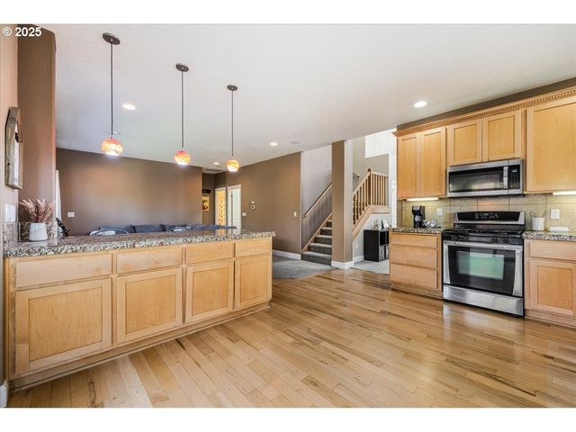 2216 Ne 158TH St, Vancouver, WA 98686