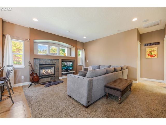 2216 Ne 158TH St, Vancouver, WA 98686