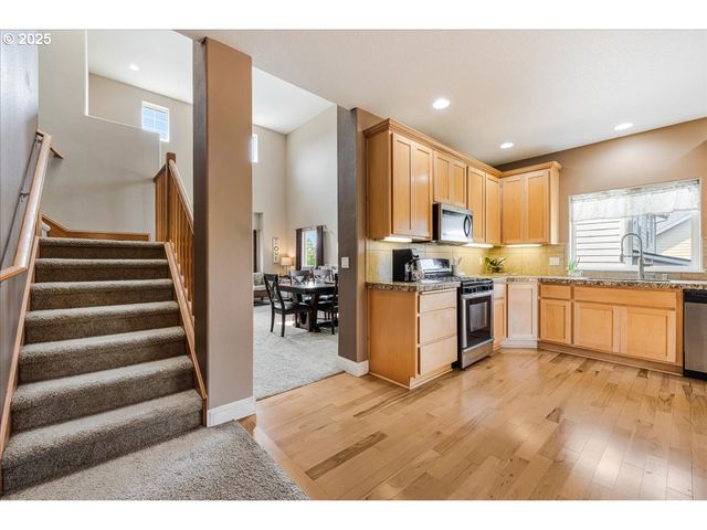 2216 Ne 158TH St, Vancouver, WA 98686